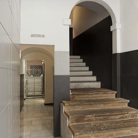 Mh Apartments Liceo Барселона Экстерьер фото