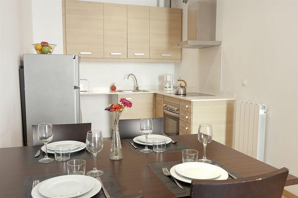 Mh Apartments Liceo Барселона Экстерьер фото