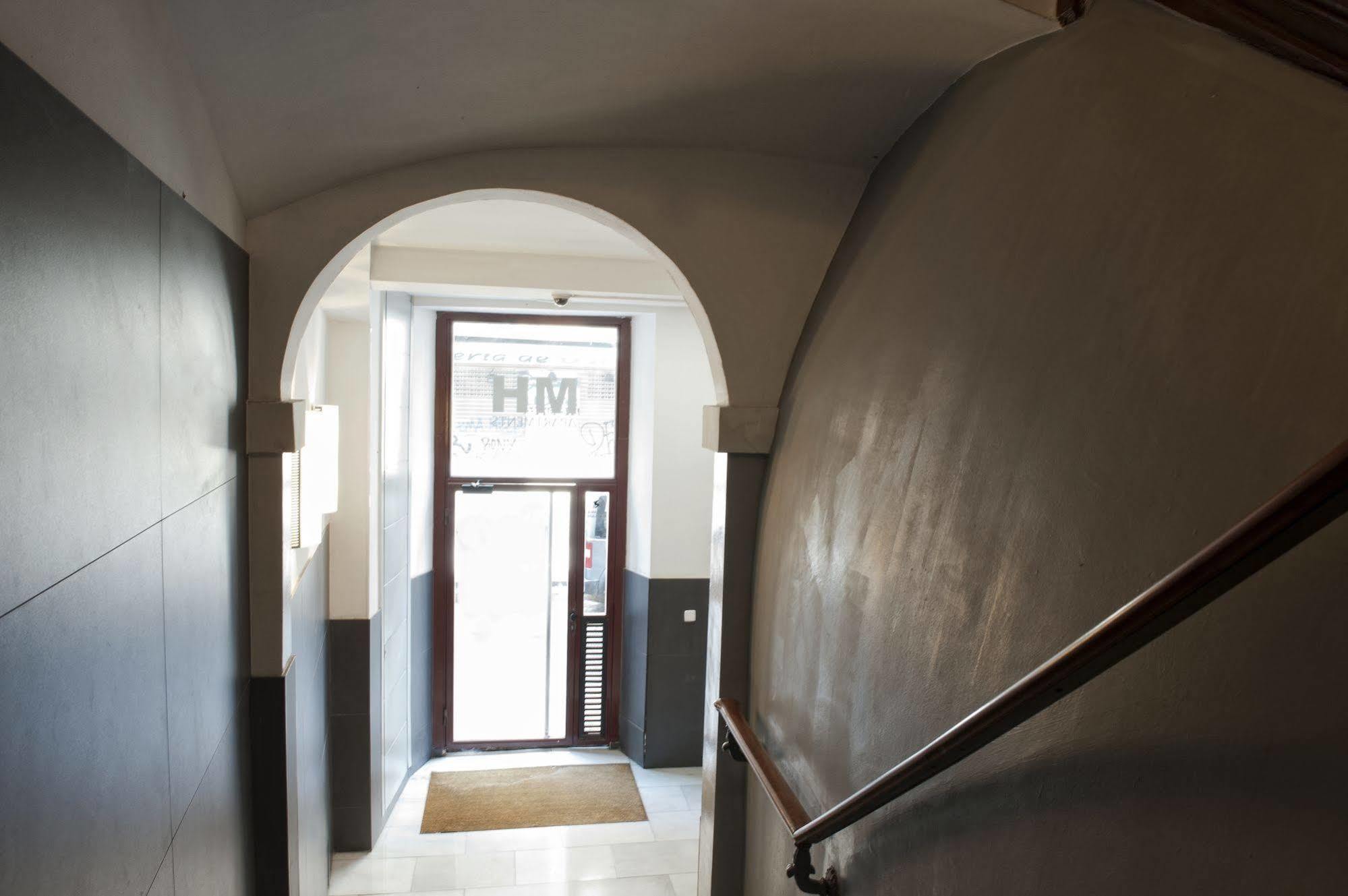 Mh Apartments Liceo Барселона Экстерьер фото