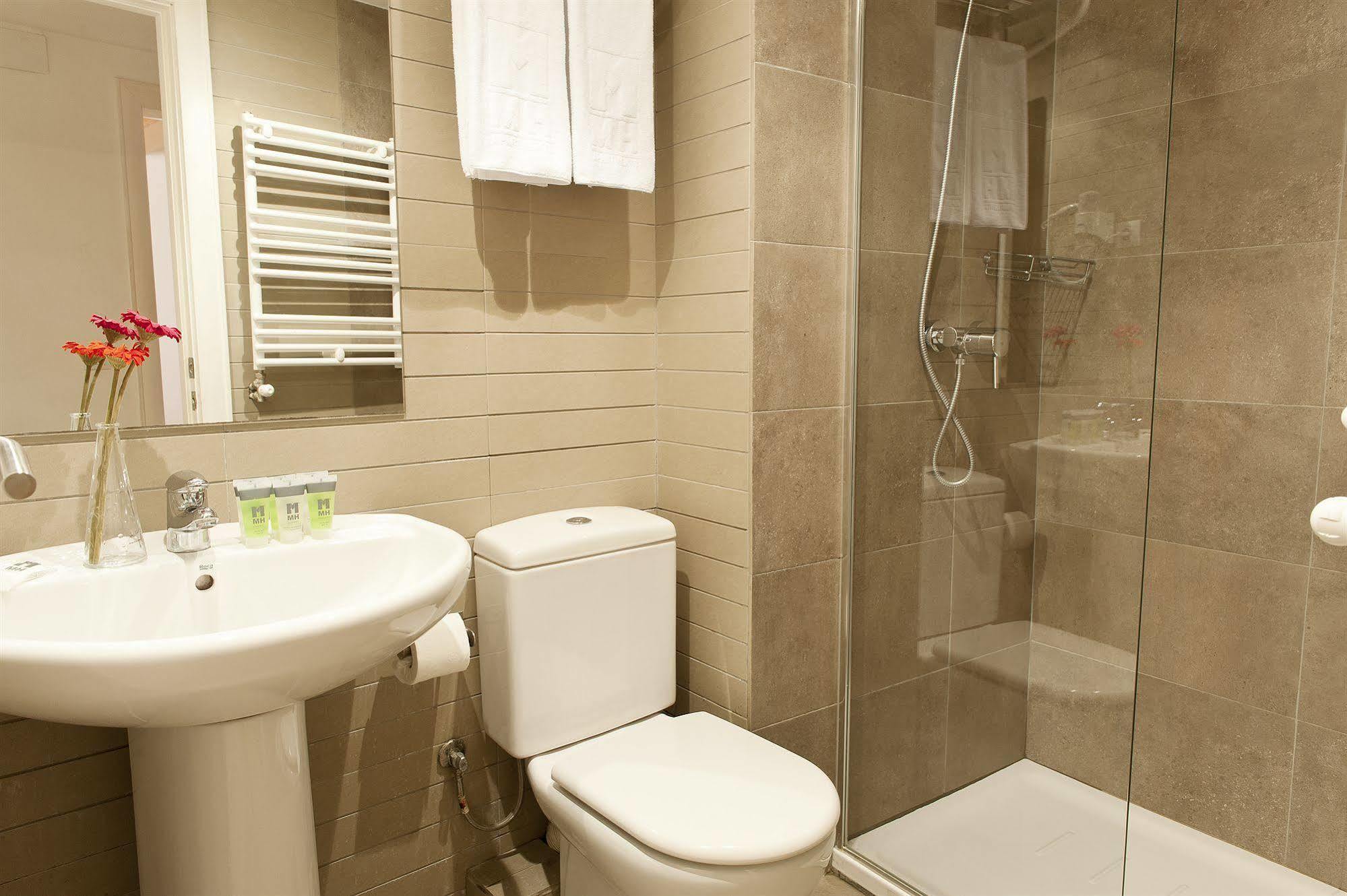 Mh Apartments Liceo Барселона Экстерьер фото