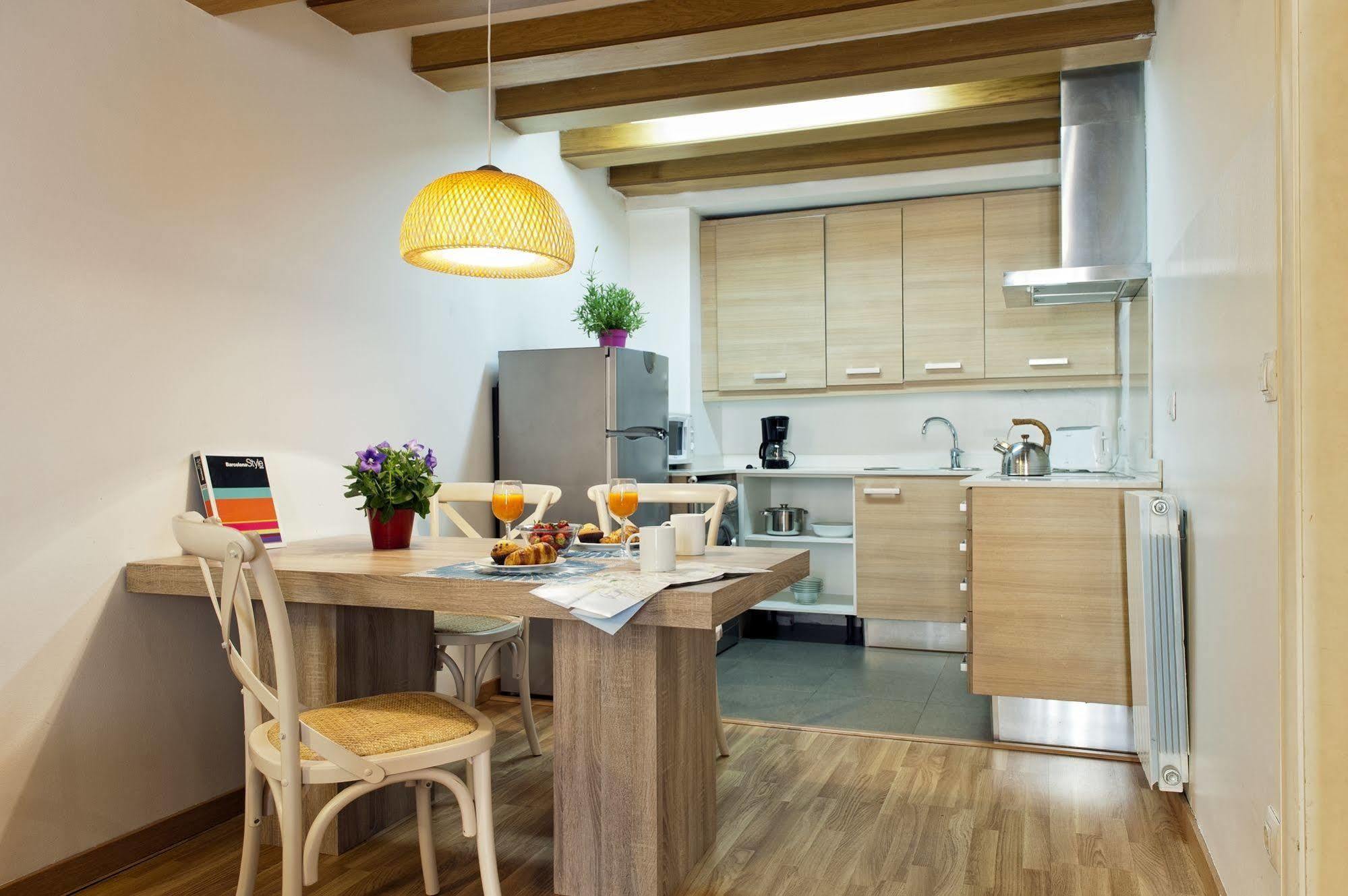 Mh Apartments Liceo Барселона Экстерьер фото