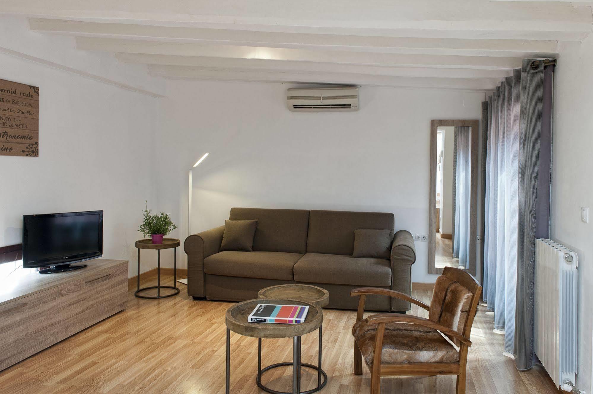 Mh Apartments Liceo Барселона Экстерьер фото