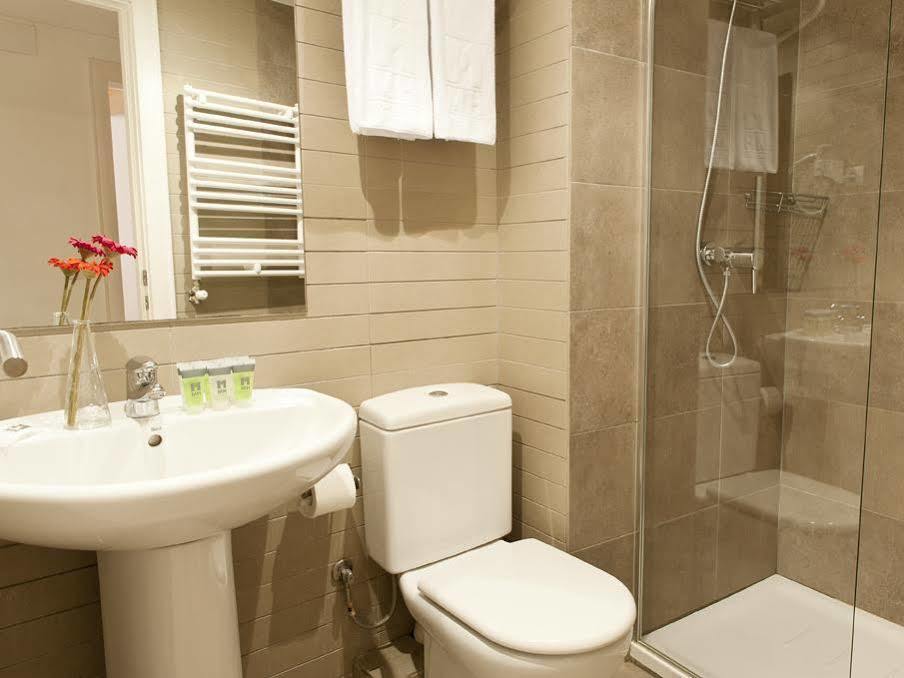 Mh Apartments Liceo Барселона Экстерьер фото