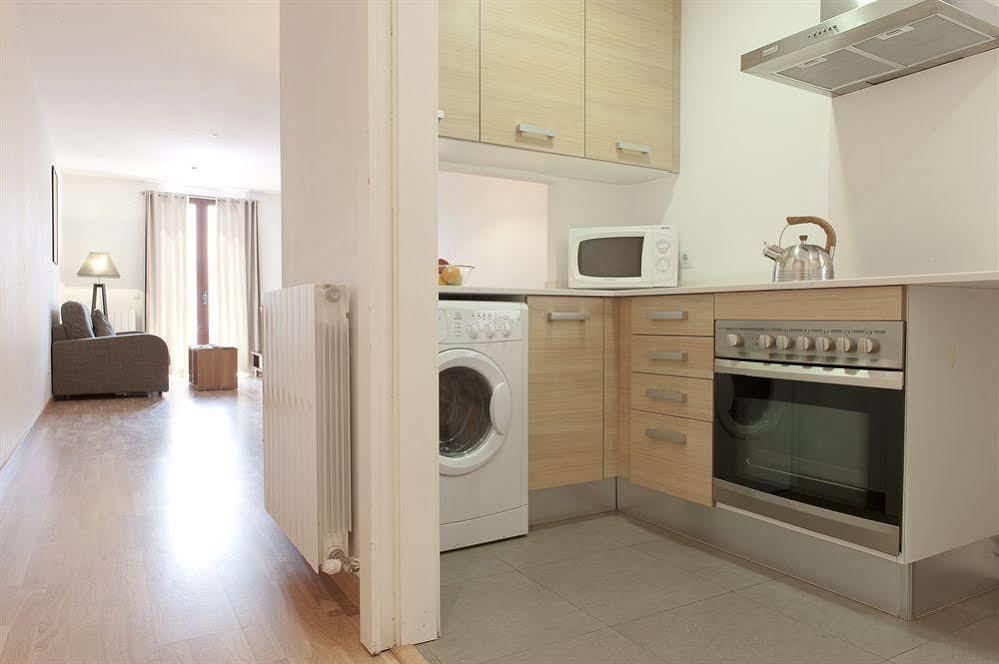 Mh Apartments Liceo Барселона Экстерьер фото